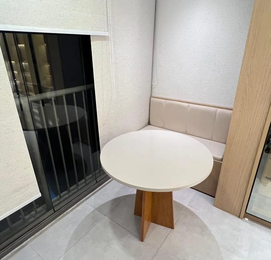 サンパウロNex One Consolacao Belas Artesアパートメント ブラジル
